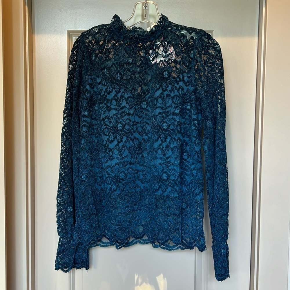 Umgee lace blouse, keyhole neck, gorgeous teal color, women’s sz S, NWT